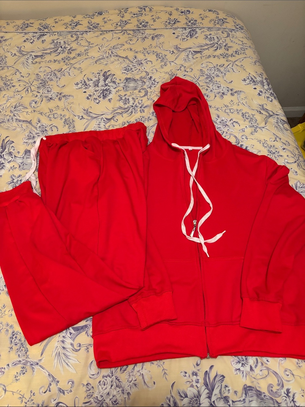 Women's Red Zip-Up Hoodie & Jogger Set - Brand Not Specified